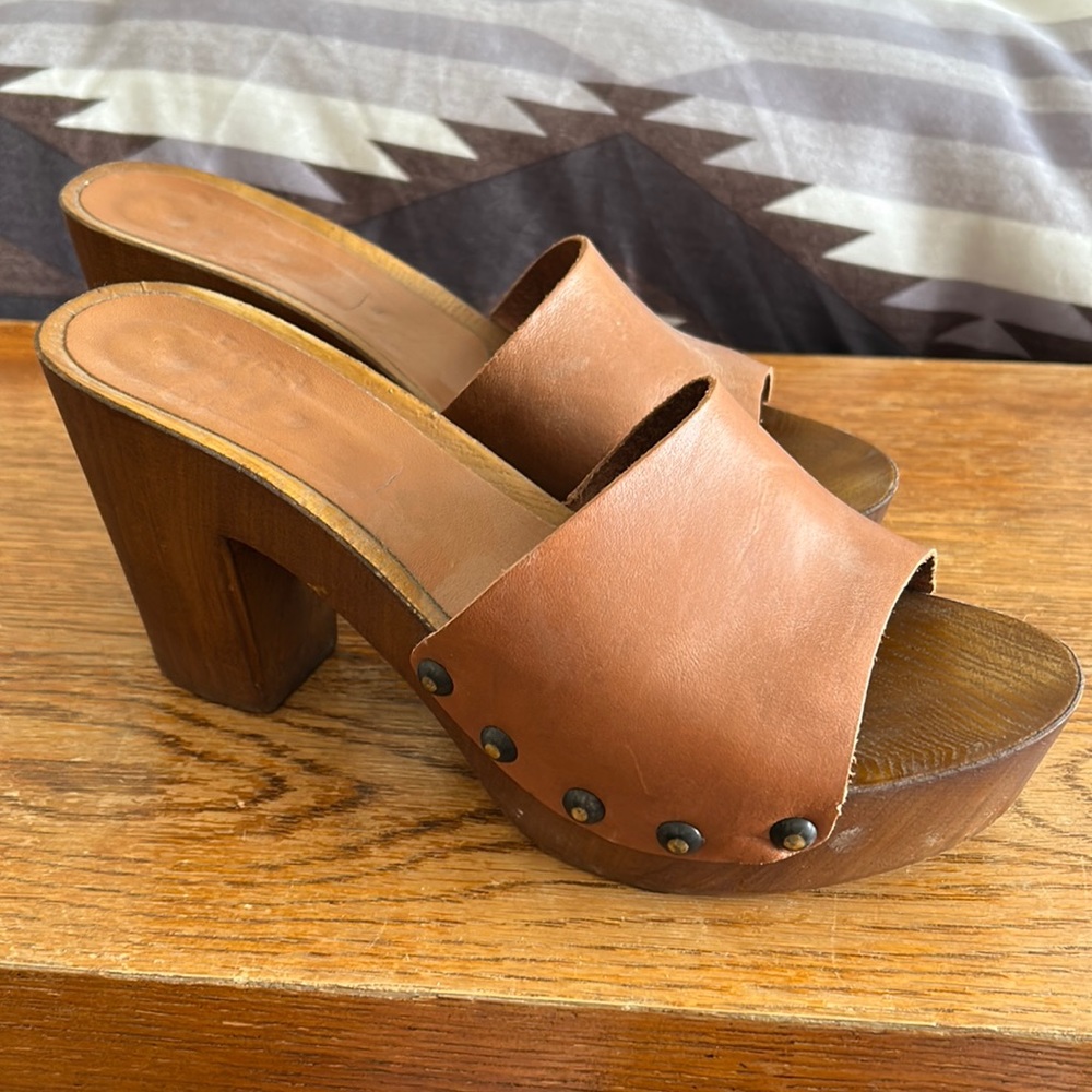 Lucky Brand leather sandals